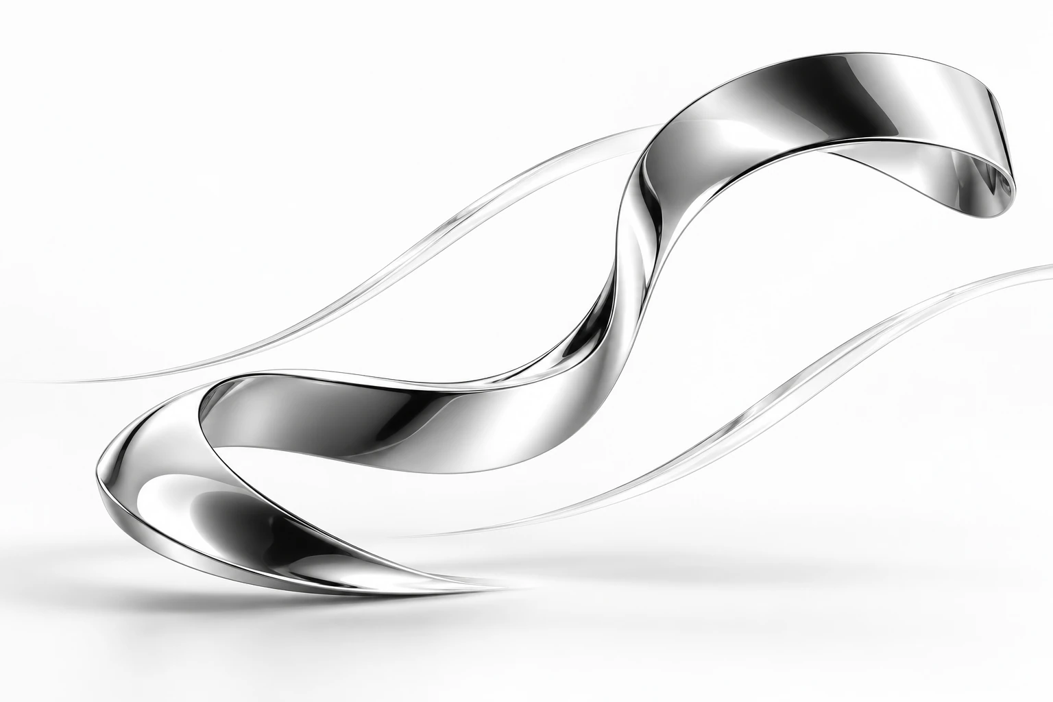 Cinta de metal pulido y cristal que dibuja una curva fluida sobre fondo blanco.